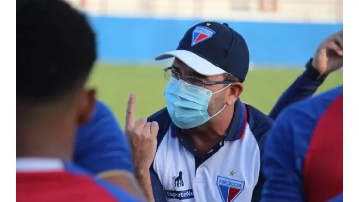 Fortaleza: Enderson Moreira se reapresenta, diante de críticas da torcida e respaldo da diretoria