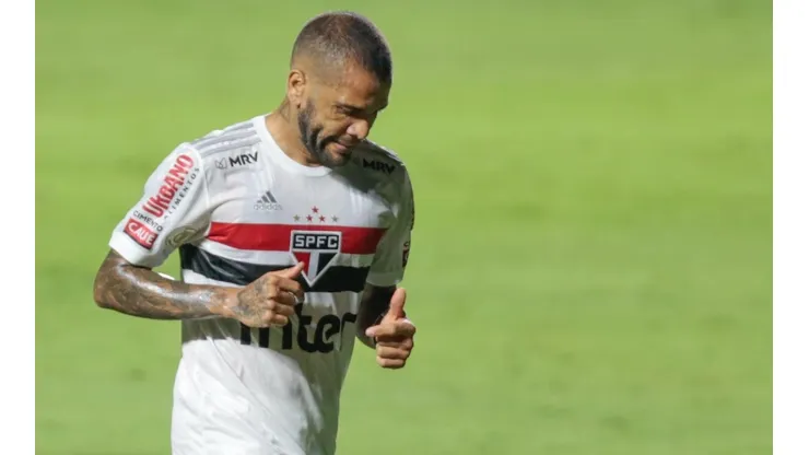 SP - Sao Paulo - 20/01/2021 - BRASILEIRO A 2020, SAO PAULO X INTERNACIONAL - Daniel Alves jogador do Sao Paulo durante partida contra o Internacional no estadio Morumbi pelo campeonato Brasileiro A 2020. Foto: Marcello Zambrana/AGIF