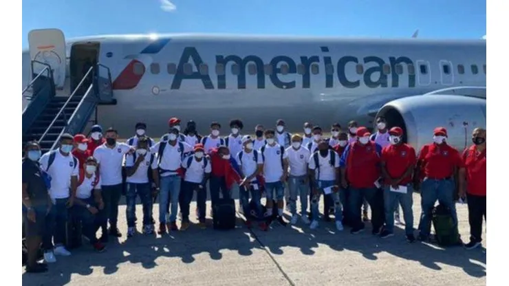 Ônibus com a delegação da seleção do Belize foi ameaçado por homens armados no Haiti antes de jogo das Eliminatórias. (Foto: Divulgação/Belize)