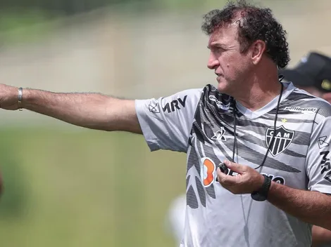 Cuca aprova investida do Atlético em volante do Al-Nassr (EAU)