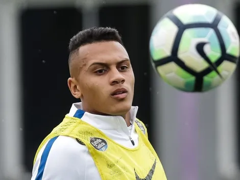 Empresário de Daniel Alves pode "ajudar" o Vasco na contratação de Léo Jabá, do PAOK