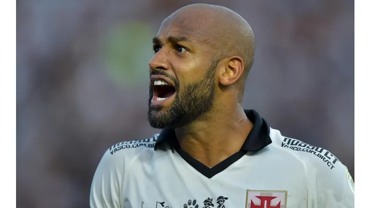 Fellipe Bastos mandou a real sobre meta para o Vasco