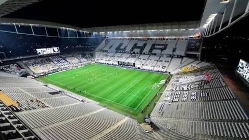 Dirigentes do Corinthians viajam atrás de parcerias e vendas de jogadores. (Foto: Getty Images)