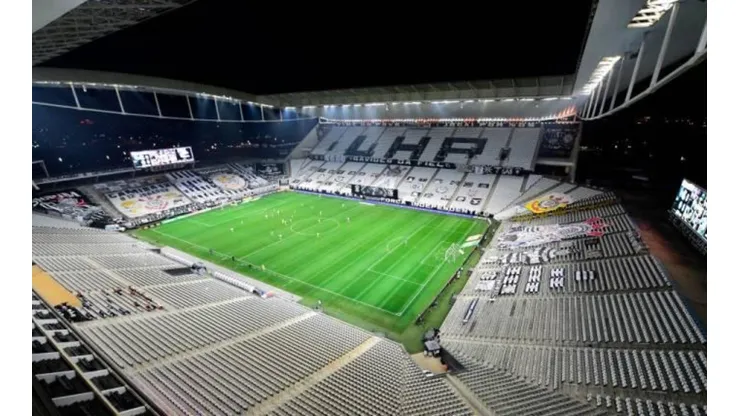 Dirigentes do Corinthians viajam atrás de parcerias e vendas de jogadores. (Foto: Getty Images)