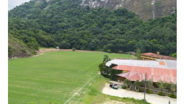 Botafogo encerra obras de três campos do novo CT