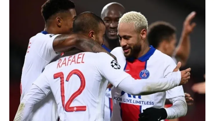 Neymar volta a ser relacionado para um jogo do PSG