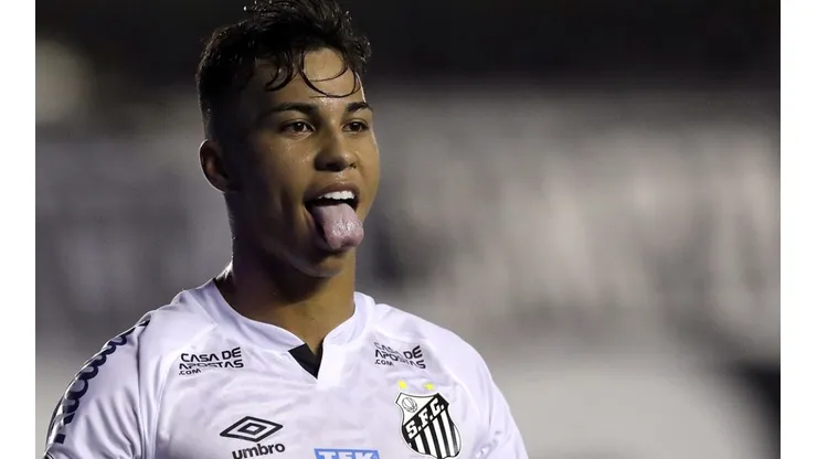 Renovação de Kaio Jorge é prioridade do Santos no momento
