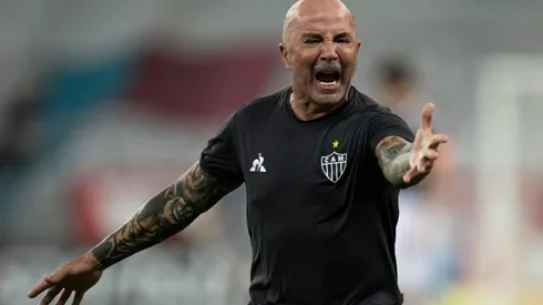 Sampaoli utilizava o trio como titular - Foto: Jorge Rodrigues/AGIF.