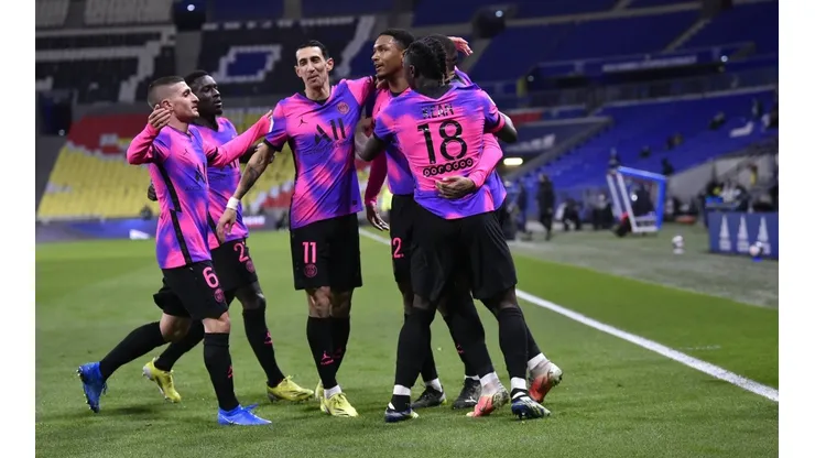PSG vence clássico contra Lyon com Mbappe novamente decisivo