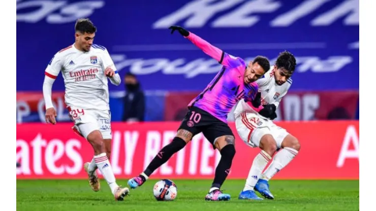 Com Neymar de volta, o PSG encara o Lyon neste domingo (21)