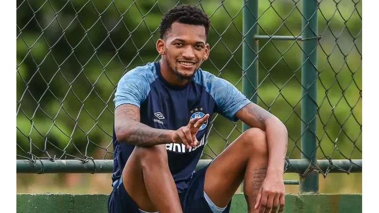 Grêmio segue interessado em Jailson, que não deve retornar à China