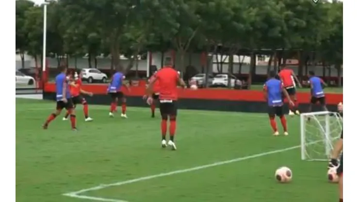 Atlético-GO cogita excursar por outro estado para seguir treinando