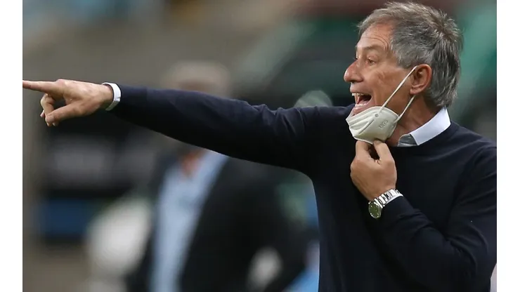 Ariel Holan já conquistou os torcedores do Santos