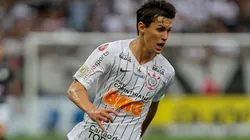 Camisa 22 fechou a vitória corintiana com um golaço (Foto: Getty Images)