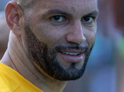 Weverton é ignorado por presidente do Grêmio e vira piada na web