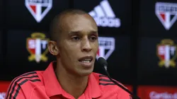 Miranda retorna ao São Paulo após dez anos de sua primeira passagem no clube. (Foto: Reprodução Twitter São Paulo)