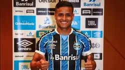 Jogador tirou recesso junto com os titulares (Foto: Reprodução/Facebook/Éverton)