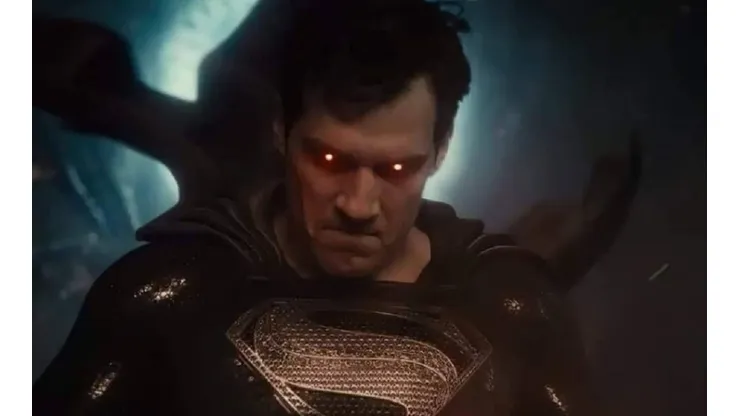 Henry Cavill estrela como Superman no filme Liga da Justiça