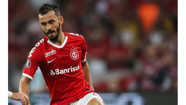 Lateral-esquerdo está se transferindo ao Cuiabá (Foto: Getty Images)