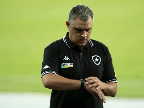Com aval de Chamusca, Botafogo tenta contratação de defensor do Vitória