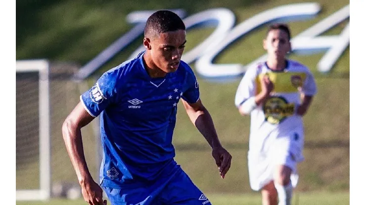 João Mendes joga na base do Cruzeiro