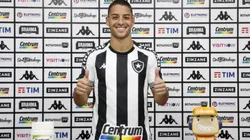 Felipe Ferreira, de 26 anos, é apresentado no Botafogo
