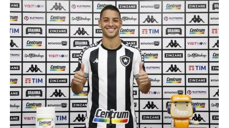 Felipe Ferreira, de 26 anos, é apresentado no Botafogo