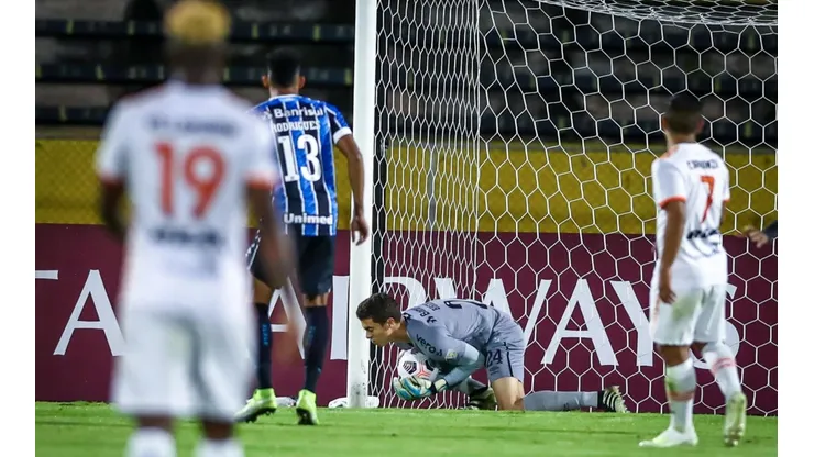 Grêmio vence Ayacucho com time alternativo e confirma classificação