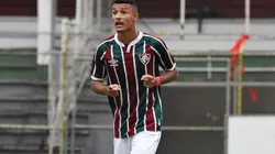 Fluminense renova com jovem lateral-esquerdo Jefté até 2025