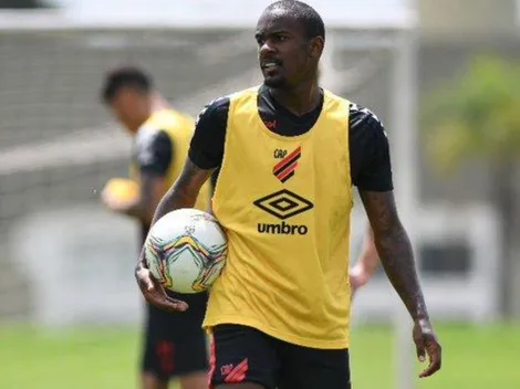 Yago comemora nova chance no Athletico e sonha com uma vaga no time profissional