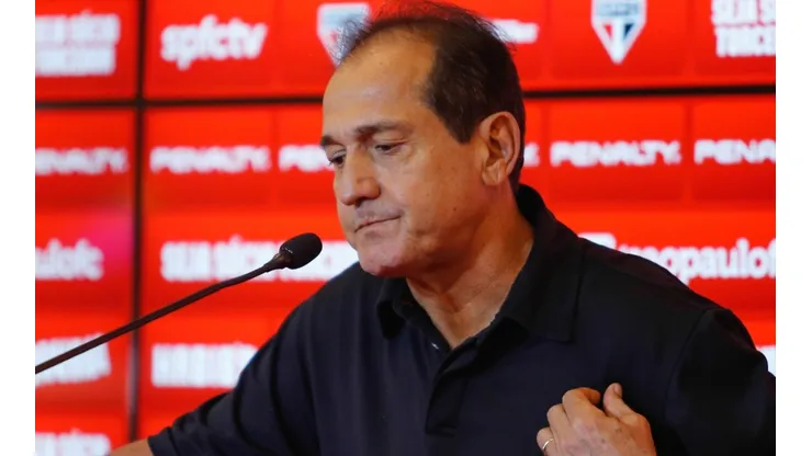 Muricy discute com fiscais da GCM e é 'barrado' em praia do litoral de SP