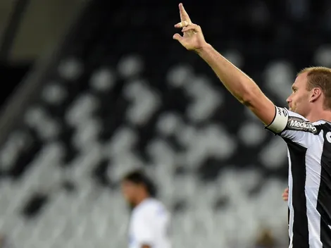 Carli lamenta rebaixamento e quer ajudar em reestruturação do Botafogo