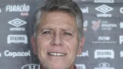 Autuori revela que Jadson renovou com Athletico