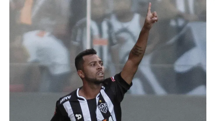 Volante é pretendido pelo Tricolor - Foto: Thomas Santos/AGIF.