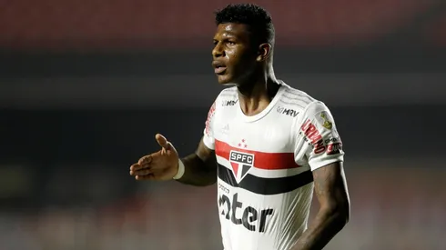 Zagueiro não participará dos treinamentos do restante da semana (Foto: Getty Images)