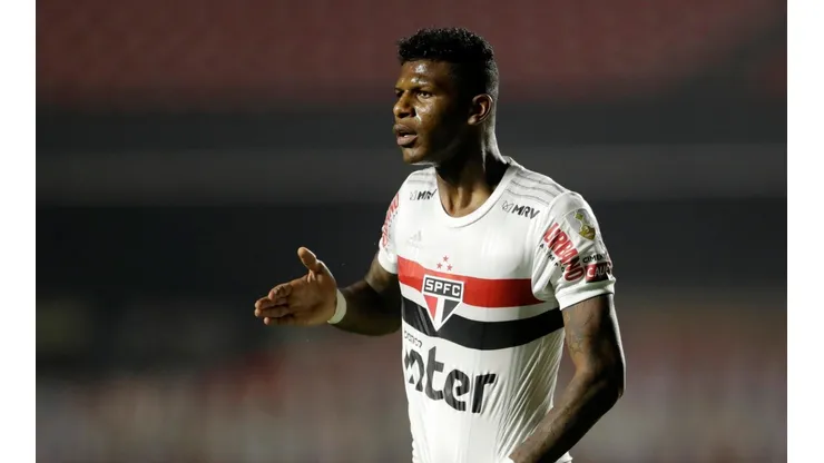 Zagueiro não participará dos treinamentos do restante da semana (Foto: Getty Images)