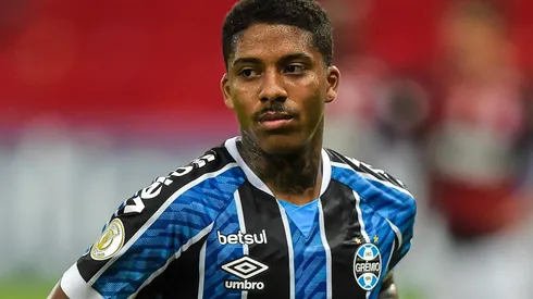 Meio-campista deve ser reserva - Foto: Thiago Ribeiro/AGIF.