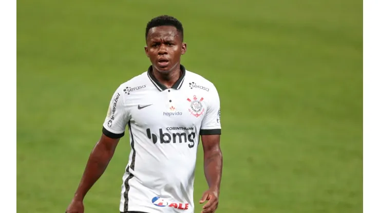 Corinthians: Time está em negociação com Cazares para mais três temporadas