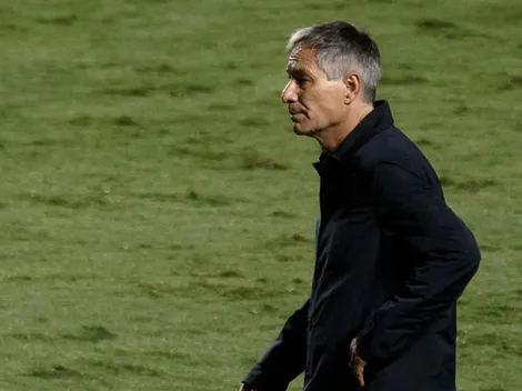 Xodó da torcida pode ser vendido para o Ajax e preocupa Holan