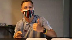 Fluminense assina contrato profissional com Arthur, de 16 anos