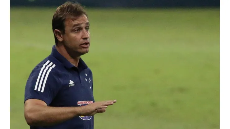 Treinador falou sobre a derrota do time - Foto: Fernando Moreno/AGIF.