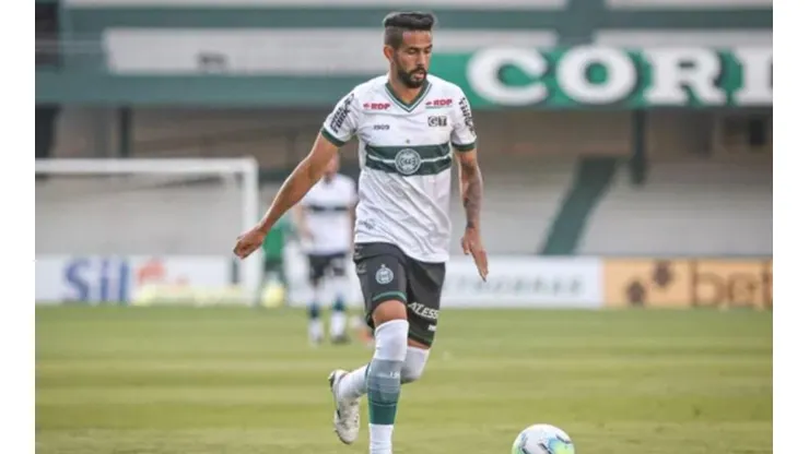 Jonathan faz exames no Botafogo e deixa Coritiba