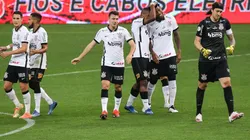 Corinthians tem suspeita de surto de Covid-19 no elenco antes do clássico contra o Palmeiras