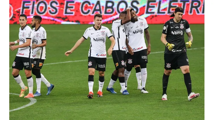 Corinthians tem suspeita de surto de Covid-19 no elenco antes do clássico contra o Palmeiras