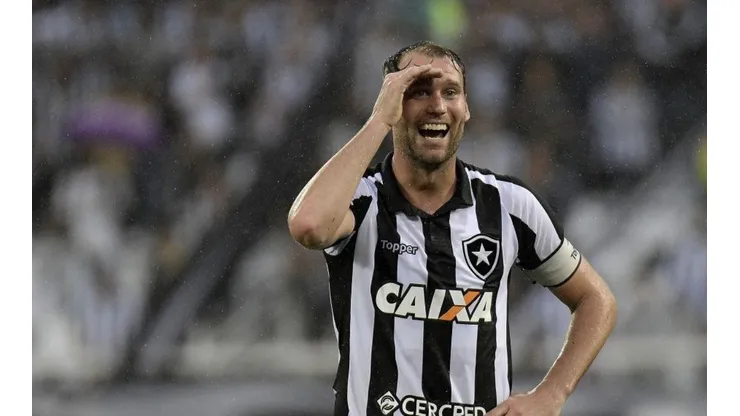 Carli deve voltar ao Fogão. Foto: Alexandre Loureiro/Getty Images