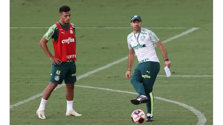 Palmeiras realiza treino tático na véspera do dérbi contra o Corinthians