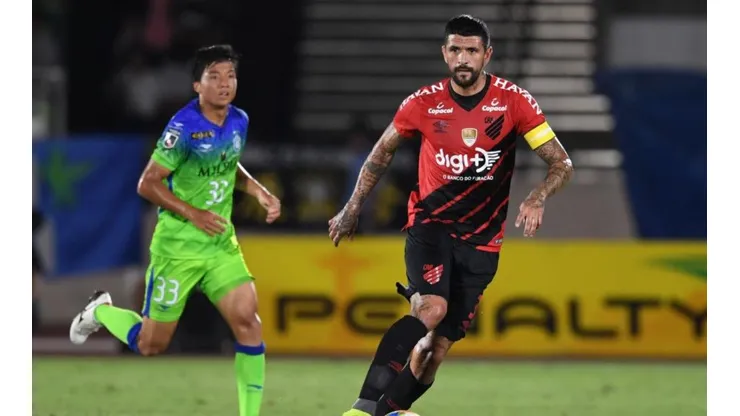Lucho pode ganhar um cargo no Athletico. Foto: Masashi Hara/Getty Images