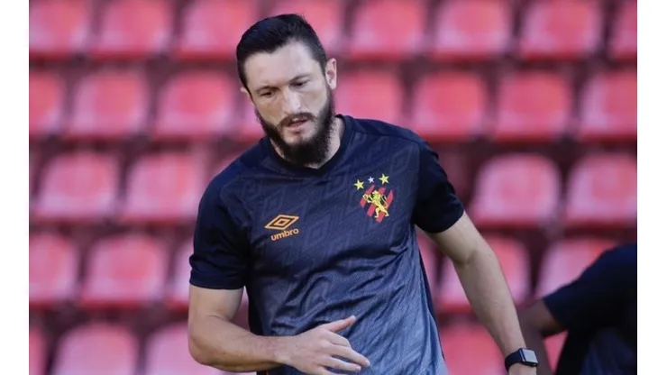 Sander pode deixar o Rubro-Negro. Foto: Anderson Stevens/Sport Club do Recife
