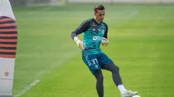 César, do Flamengo, é diagnosticado com lesão no ligamento cruzado e ficará seis meses fora