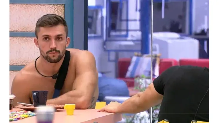BBB 21: Arthur divertiu a web após se comparar a Felipe Prior, do BBB 20
